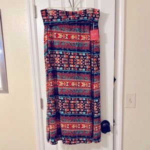 NWT Mossimo Supply Co. Knit Maxi Skirt with Coral Print Size Large.